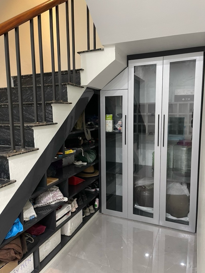 tủ nhựa gầm cầu thang 